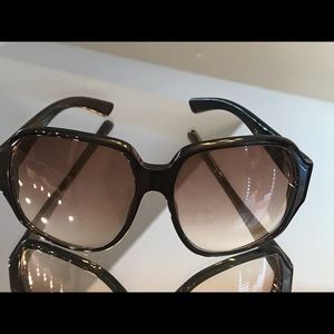 Authentic Gucci Sunglasses with case